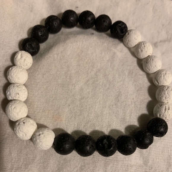 Lava beads bracelet - Picture 4 of 5